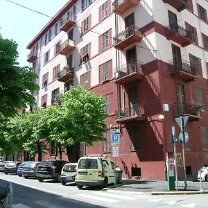 Pensión Lamarmora9, La Spezia